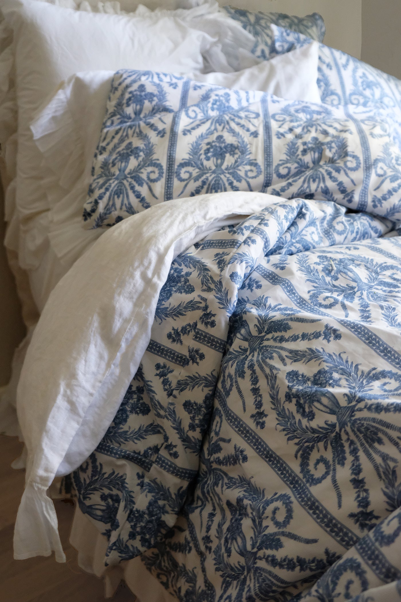 Pottery Barn King Duvet 2024 Camilla Linen Country French Blue with 5 shams